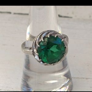 10KT WHITE GOLD SYNTHETIC EMERALD RING